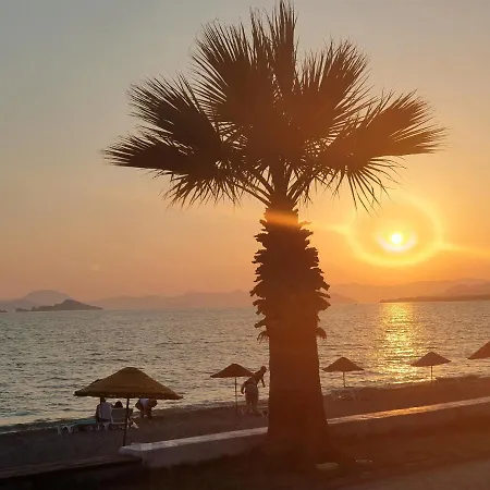 Stunning In With Seaview And Pool Олудениз