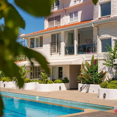 Апартаменты Stunning In With Seaview And Pool Олудениз