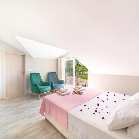 Stunning In With Seaview And Pool * Олудениз