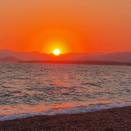 Stunning In With Seaview And Pool Апартаменты