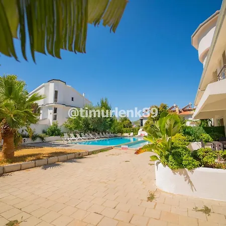 Апартаменты Stunning In With Seaview And Pool Олудениз