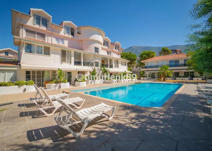 Lejlighed Stunning In With Seaview And Pool *