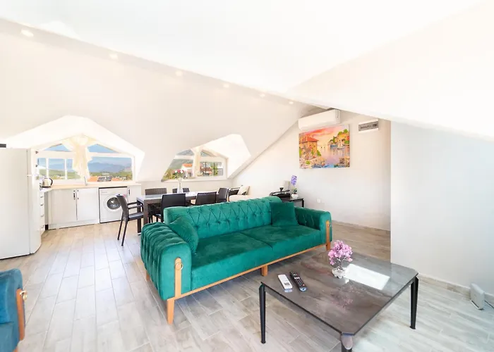 Stunning In With Seaview And Pool
