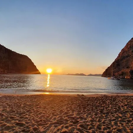 Stunning In With Seaview And Pool Apartman *