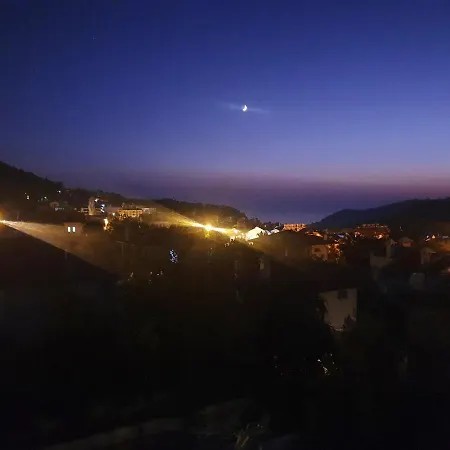 Stunning In With Seaview And Pool Apartman *