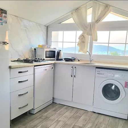 Apartman Stunning In With Seaview And Pool