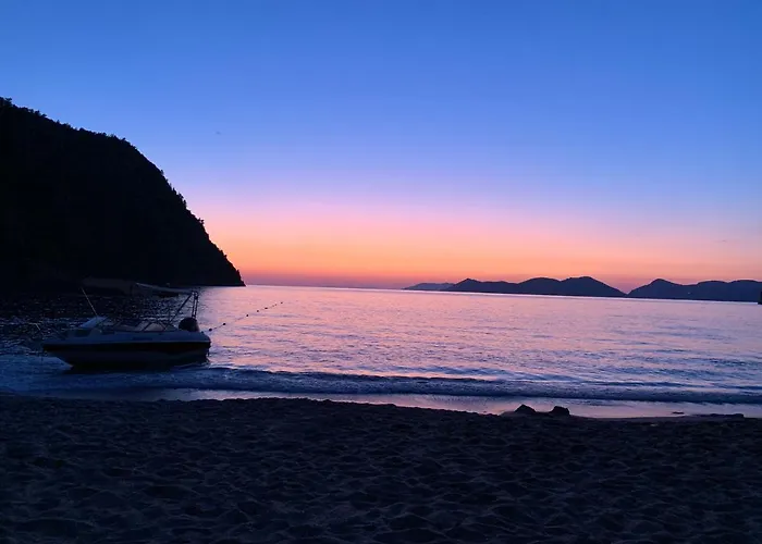 Stunning In With Seaview And Pool Apartamento *