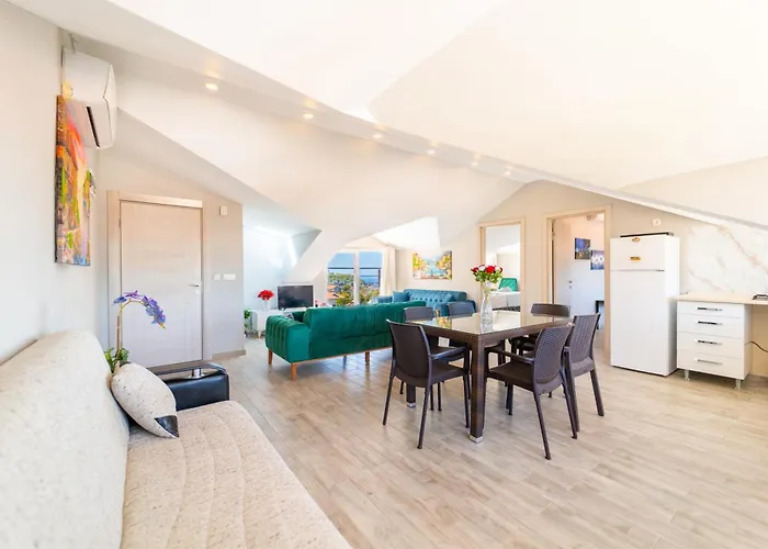 Apartament Stunning In With Seaview And Pool