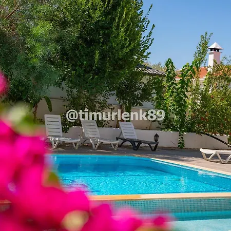 Stunning In With Seaview And Pool דירה *
