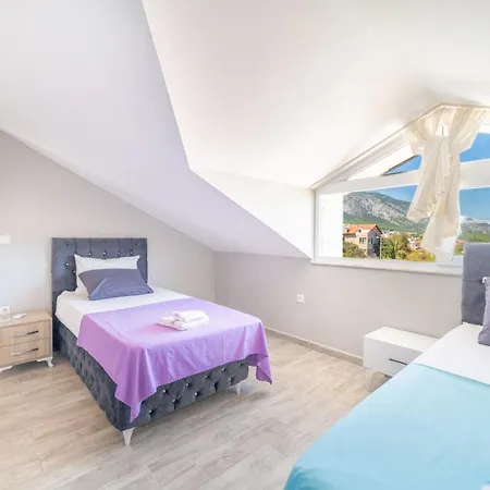 Stunning In With Seaview And Pool *